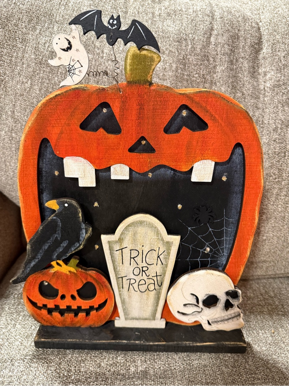 Halloween Pumpkin Trick or Treat Tabletop Décor